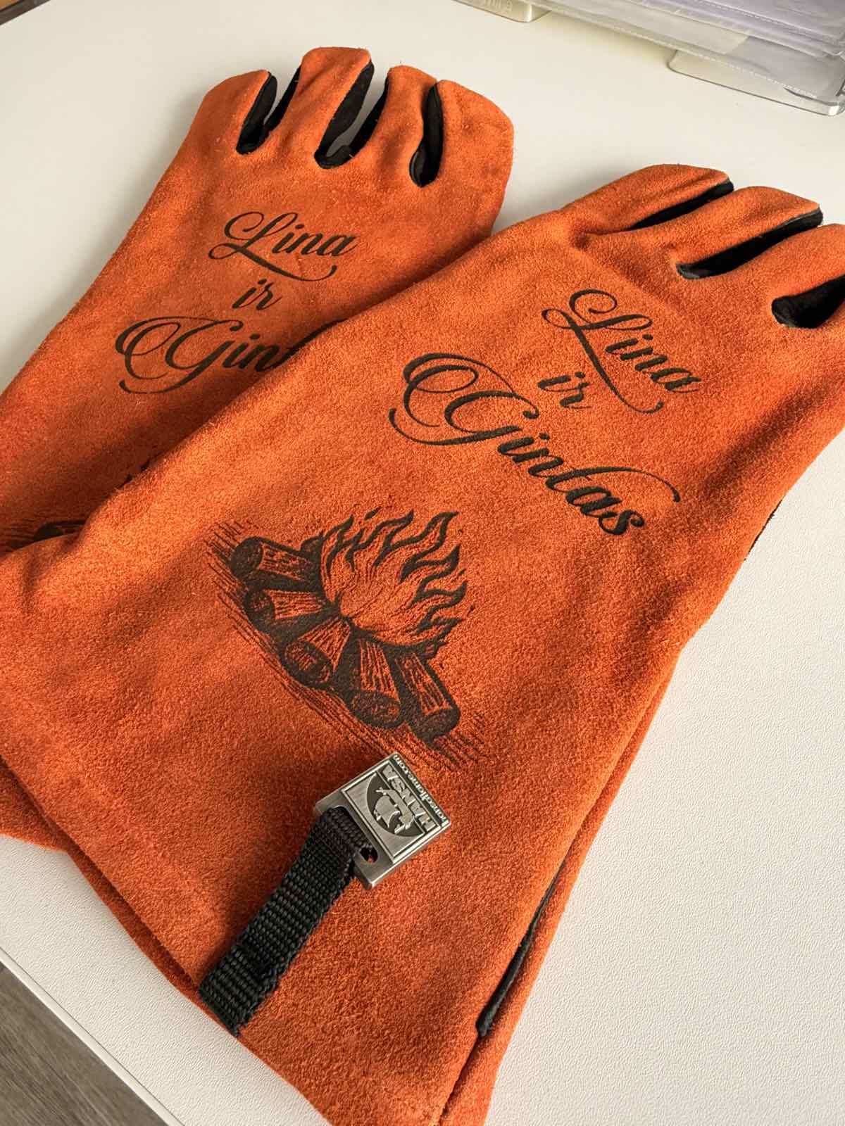 Heat-Resistant Engraved Leather Gloves